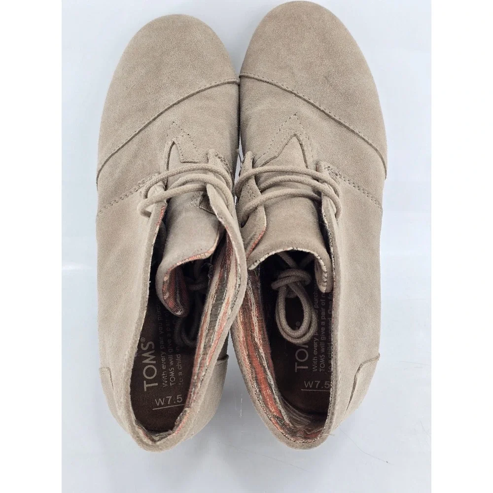 TOMS Desert Wedge Booties Women 7.5 Taupe Suede Lace Up Ankle Boots - Excellent